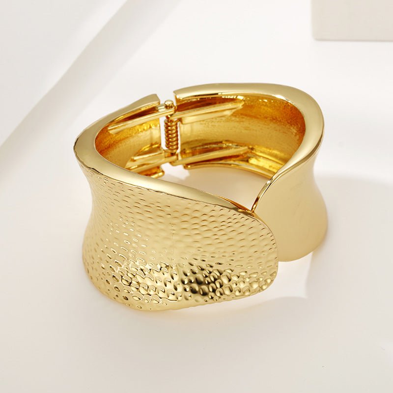 ACOOE 18K Large Glossy Gold Bracelet 18 - ACOOE