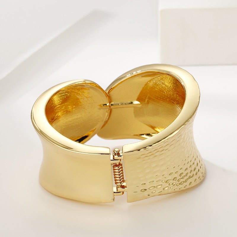 ACOOE 18K Large Glossy Gold Bracelet 18 - ACOOE
