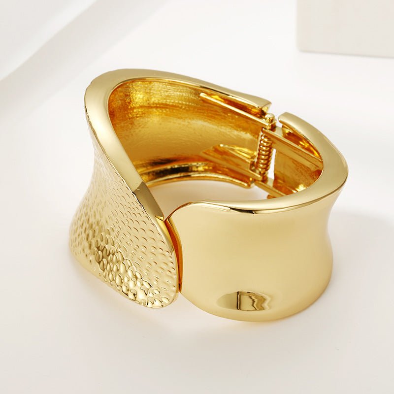 ACOOE 18K Large Glossy Gold Bracelet 18 - ACOOE