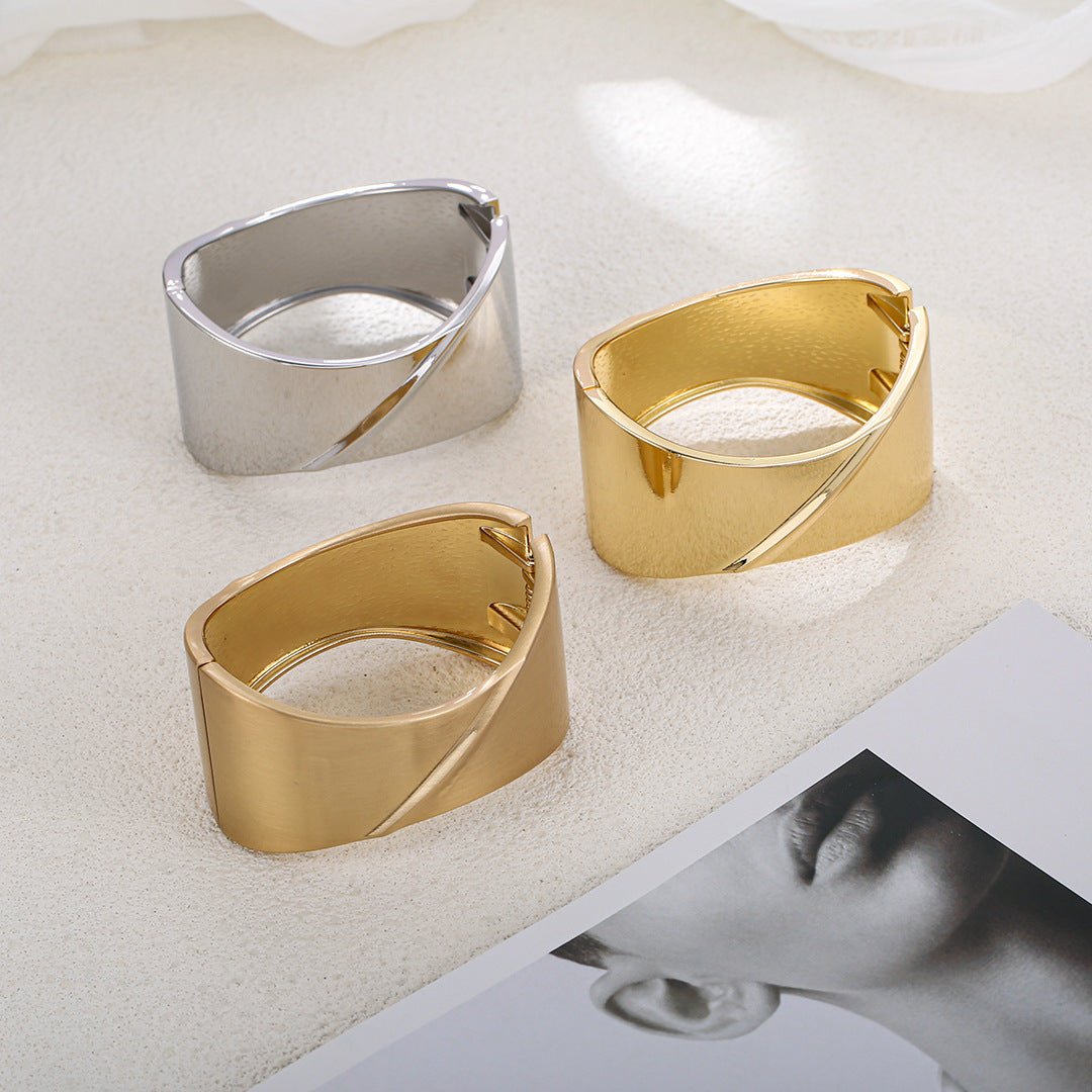 ACOOE 18K Large Glossy Gold Bracelet 19 - ACOOE