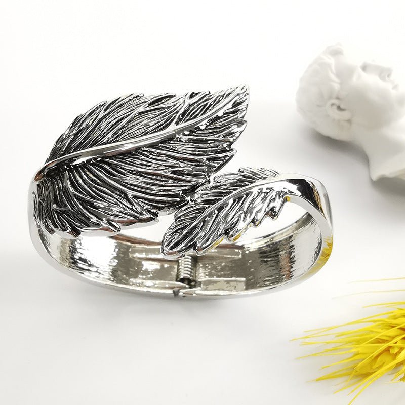 ACOOE Chunky Gold Bangle Leaf Bracelets 01 - ACOOE