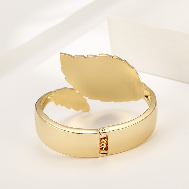 ACOOE Chunky Gold Bangle Leaf Bracelets 01 - ACOOE