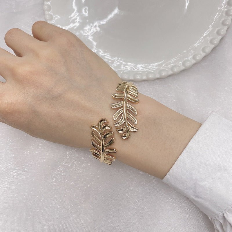 ACOOE Chunky Gold Bangle Leaf Bracelets for Women 02 - ACOOE