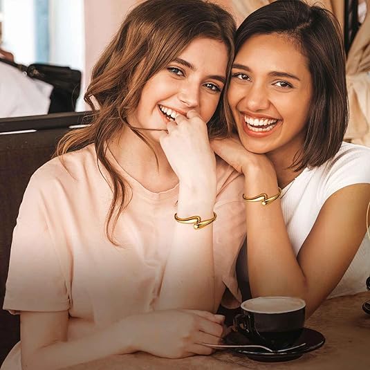 ACOOE Gold Polished Waterdrop Bangle 01 - ACOOE