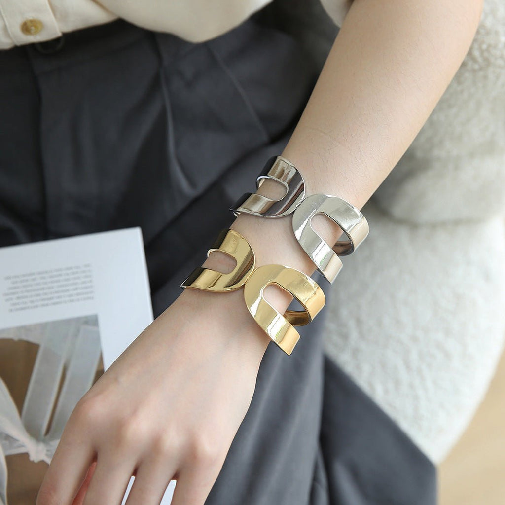 ACOOE Large Glossy Gold Bracelet 03 - ACOOE