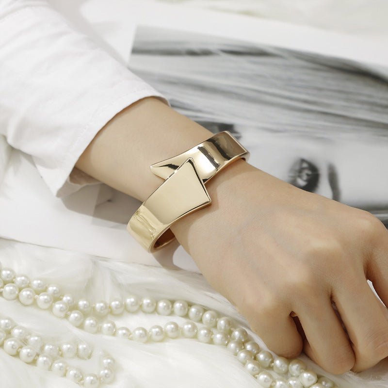 ACOOE Large Glossy Gold Bracelet 23 - ACOOE