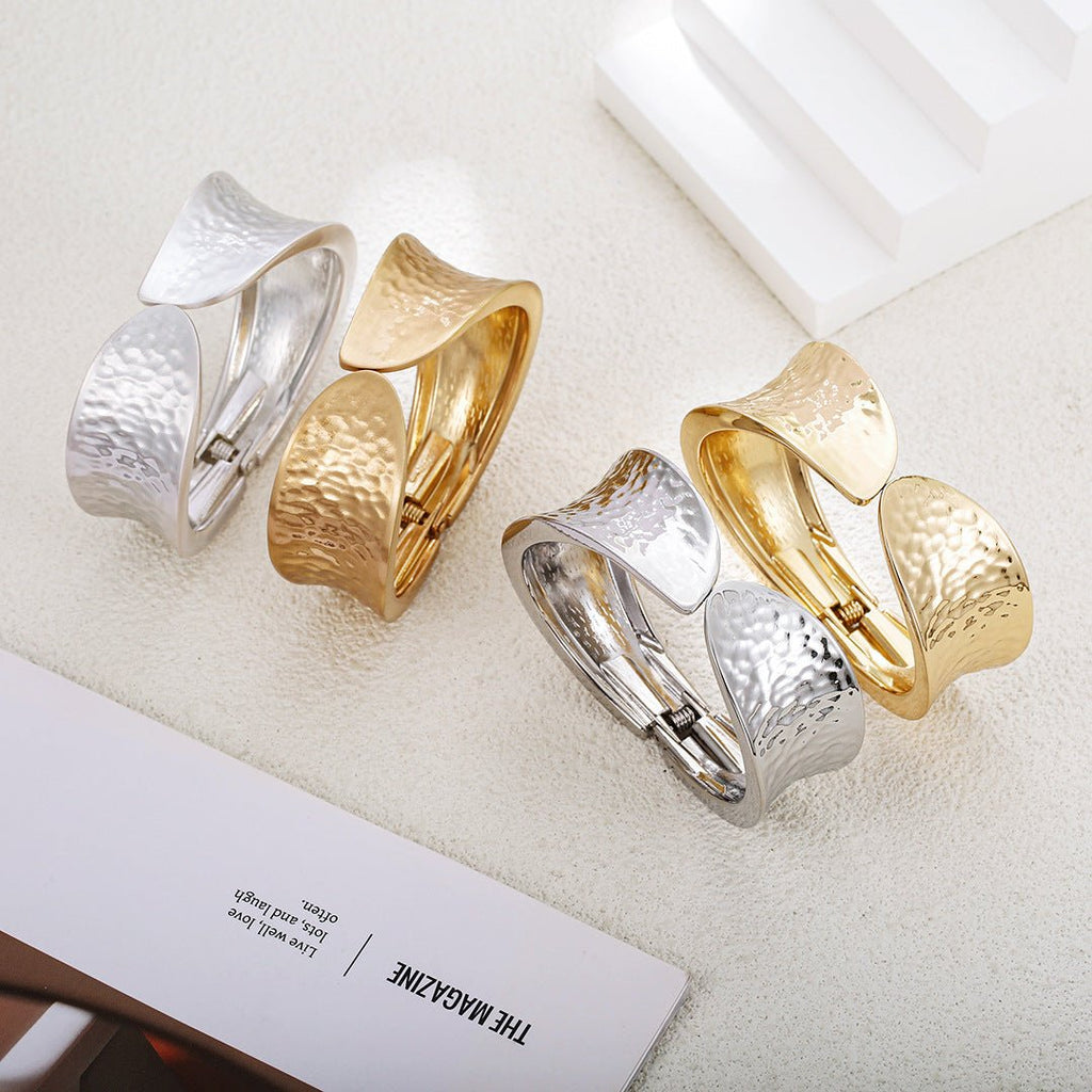 ACOOE Large Glossy Gold Bracelet 25 - ACOOE