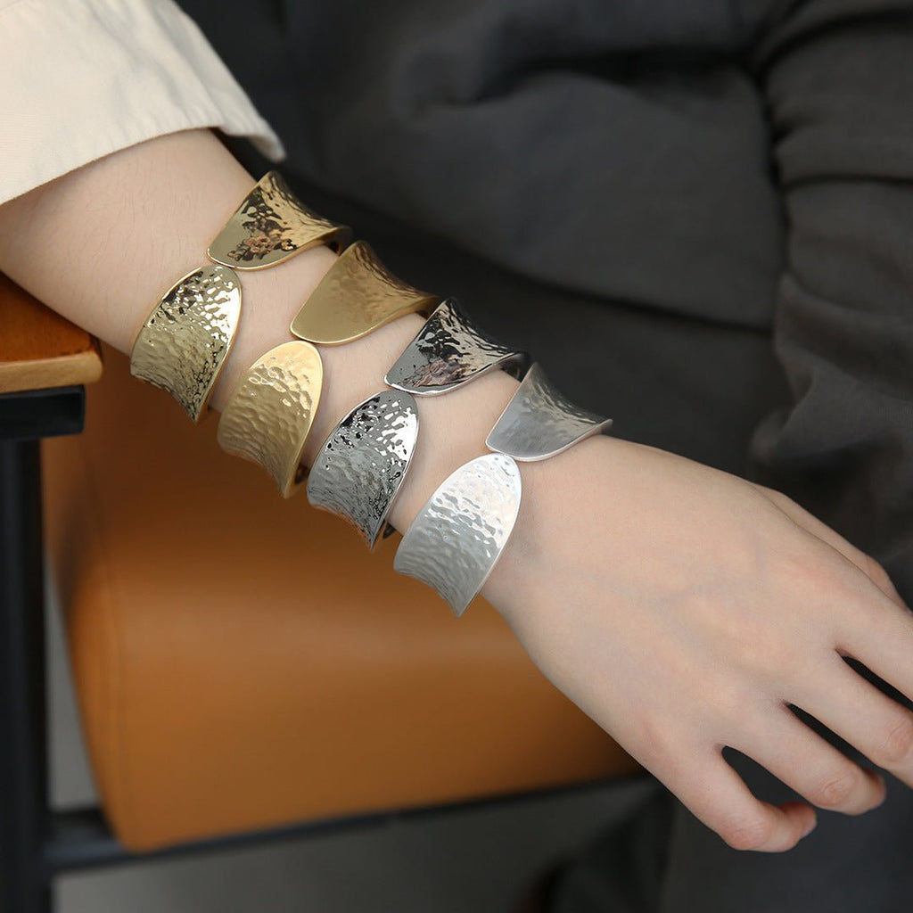 ACOOE Large Glossy Gold Bracelet 25 - ACOOE