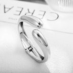 ACOOE's elegant gold chunky waterdrop bangle - ACOOE