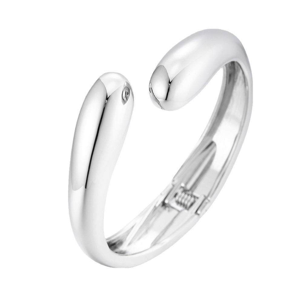 ACOOE's elegant gold chunky waterdrop bangle - ACOOE